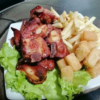 Muy buenas costillitas BBQ especiales, buena entrada