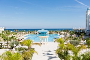 Piscine et plage