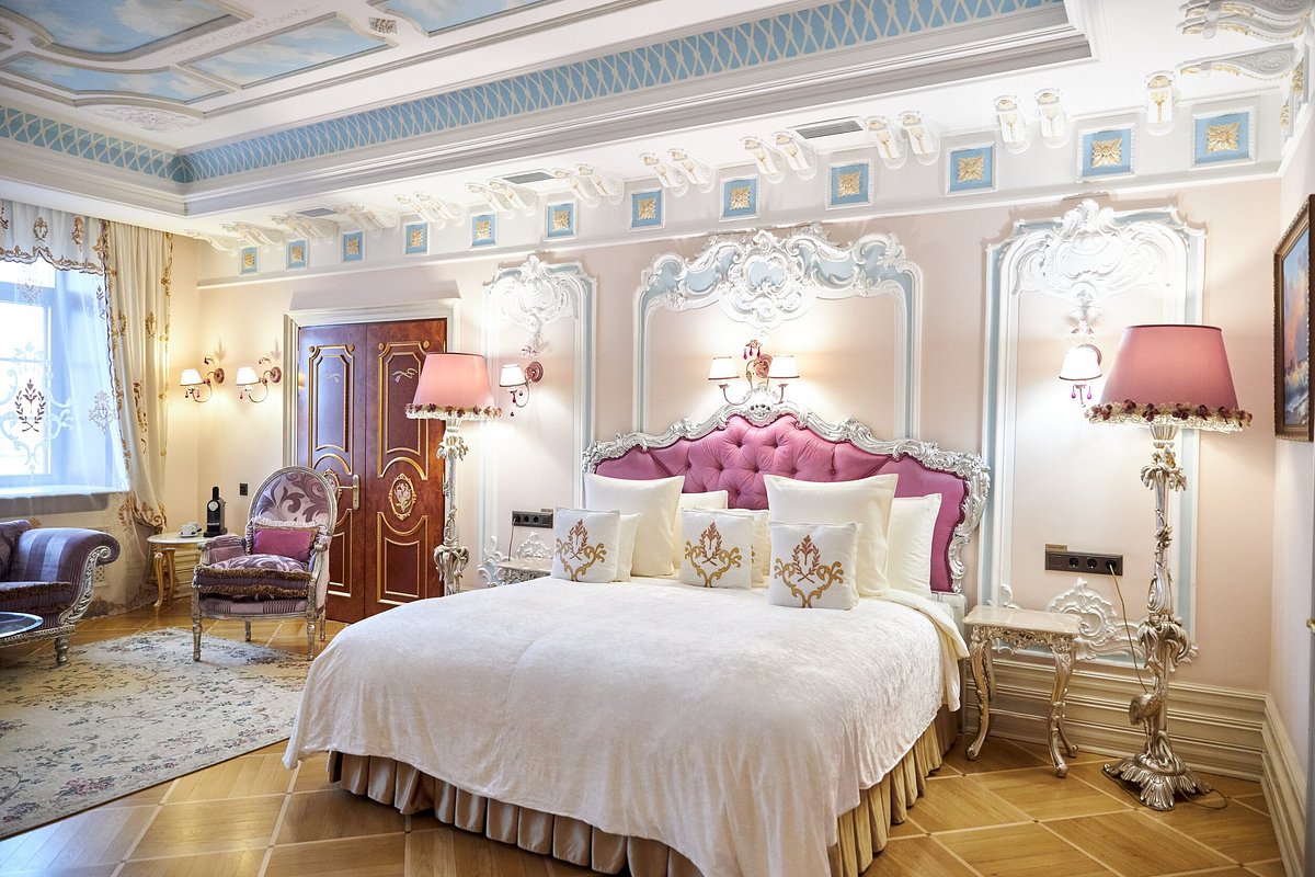 Trezzini Palace Hotel, hotel in St. Petersburg