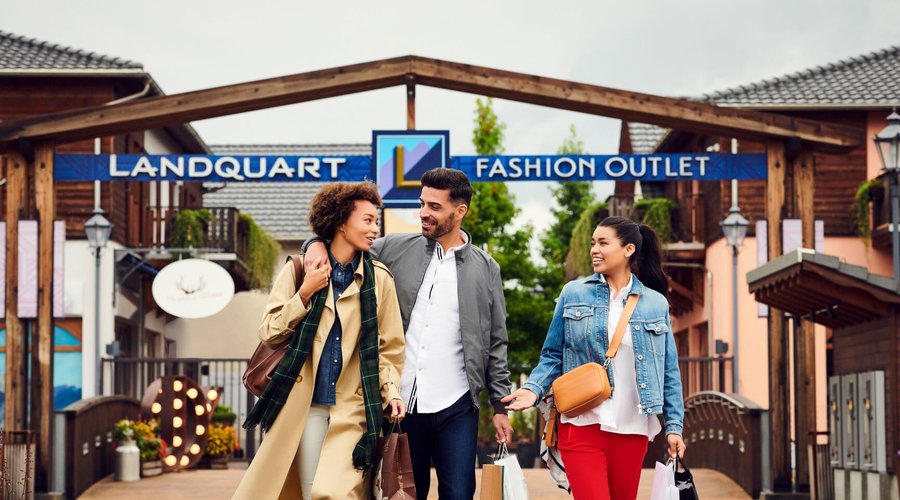 Entdecken Sie über 160 Designer Marken unwiderstehlich günstig im Landquart Fashion Outlet.