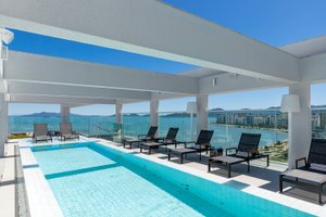Piscine et plage