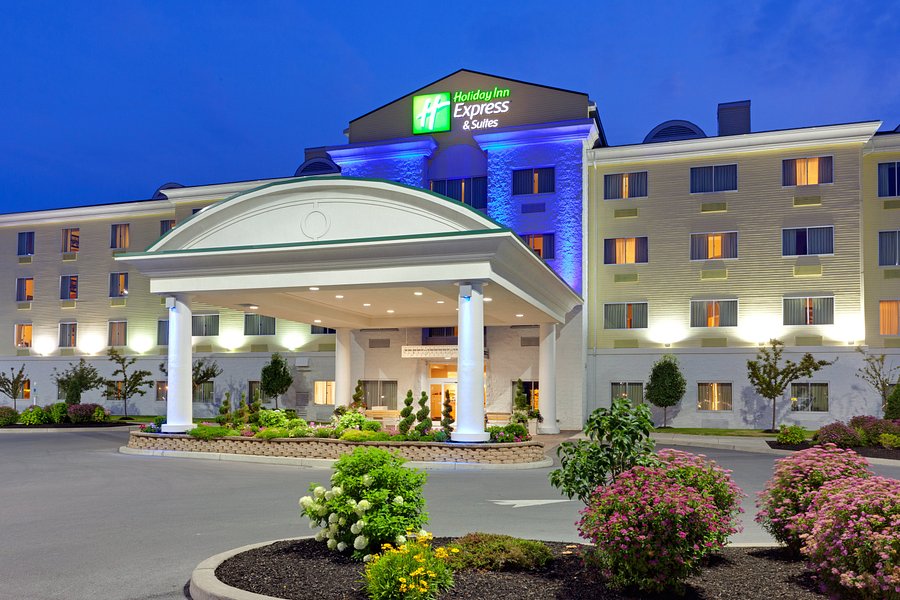 Holiday Inn Express Hotel & Suites Watertown-Thousand Islands (C̶