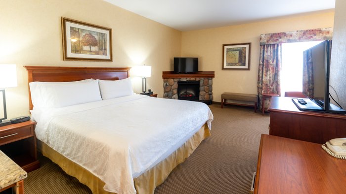 HOLIDAY INN EXPRESS & SUITES EDMONTON-INTERNATIONAL AIRPORT, AN IHG ...