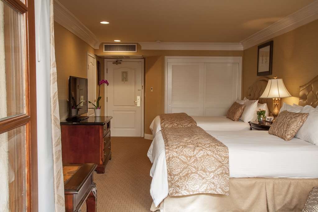 Hotel photo 32 of Best Western Plus Sunset Plaza Hotel.