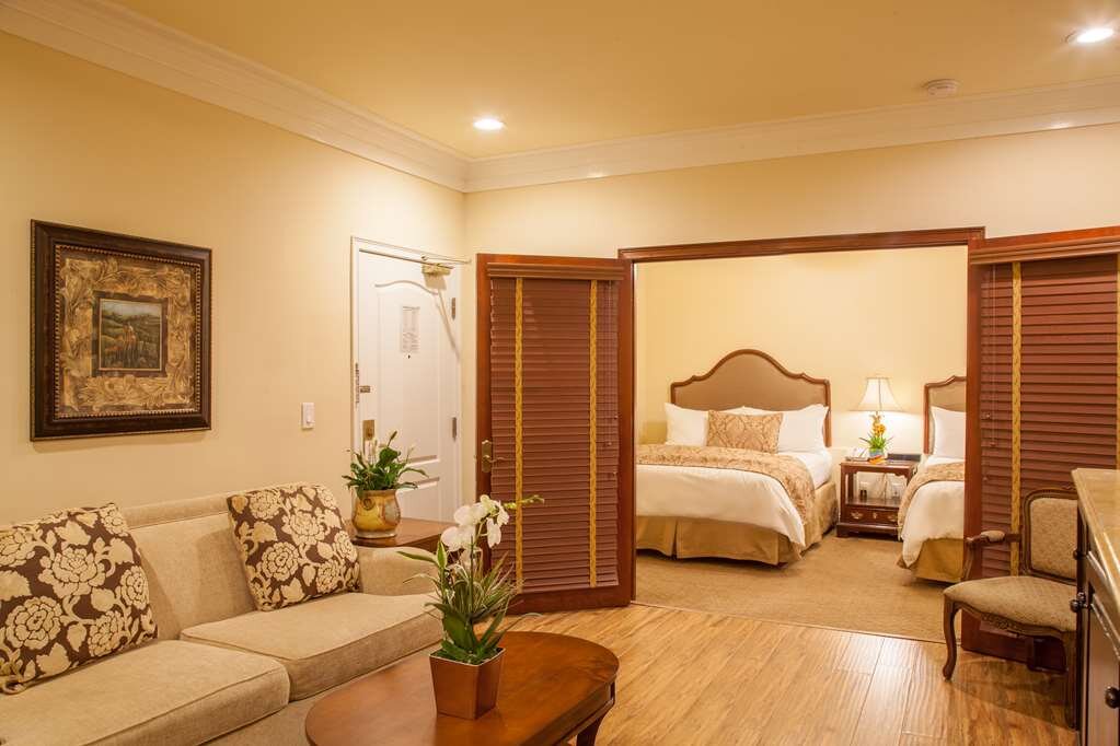 Hotel photo 69 of Best Western Plus Sunset Plaza Hotel.