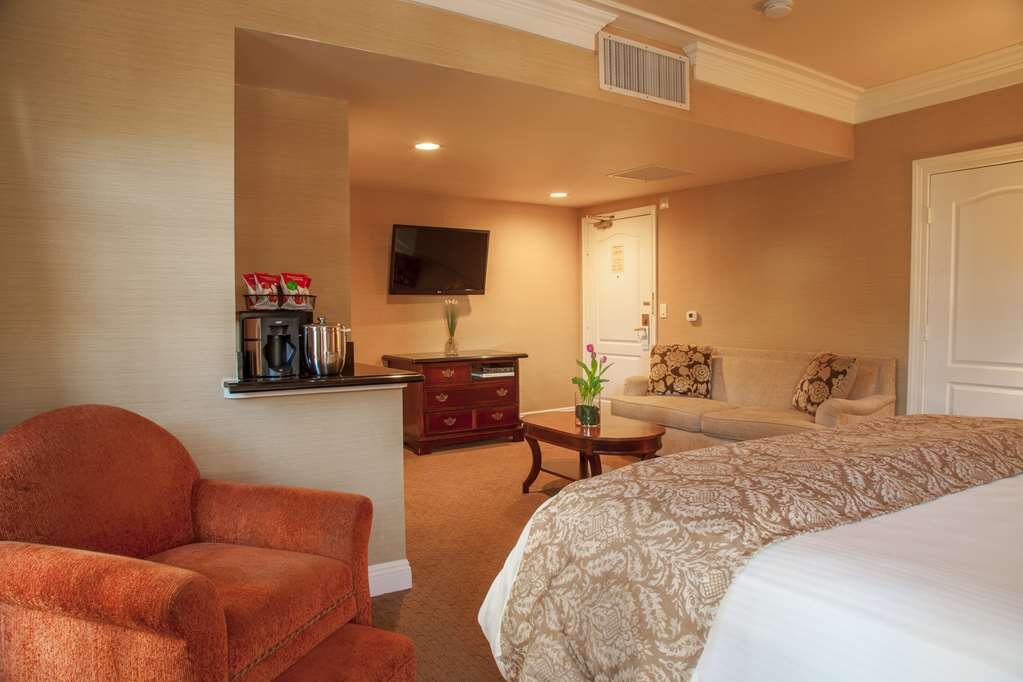 Hotel photo 24 of Best Western Plus Sunset Plaza Hotel.