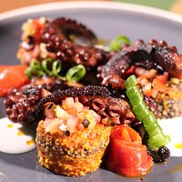 Polvo Grelhado com Tapioca Crocante