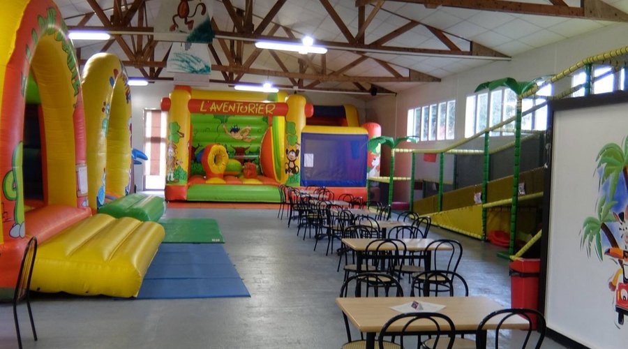 Parc de jeux couvert ouvert à l'année