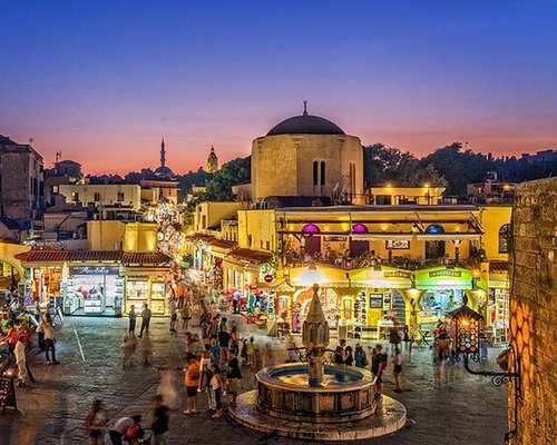 Sightseeing Of Rhodes. Grand masters Palace in Rhodes old town, Rhodes  island, Dodecanese Islands, Greece Stock Photo