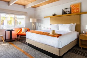 Room & Suite