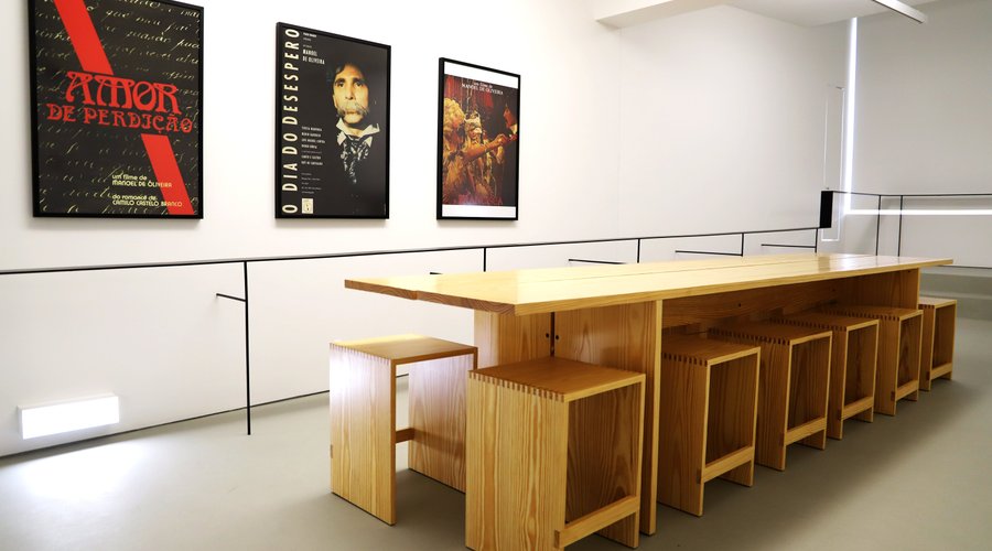 Literary Tower - ‘Praise and Simplification of Portuguese Literature’