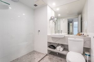 Room & Suite