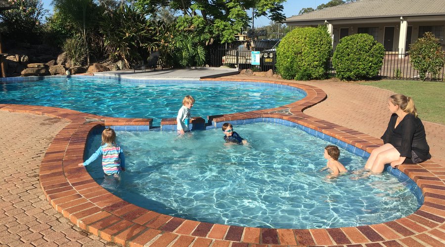 Outdoor swimming pool and wading pool