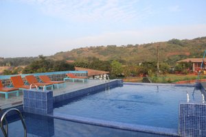 Pool & Beach