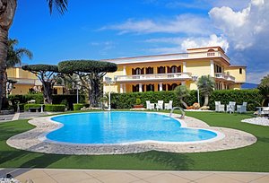 Villa Le Zagare Relais & Spa in Gragnano, image may contain: Villa, Resort, Hotel, Hacienda