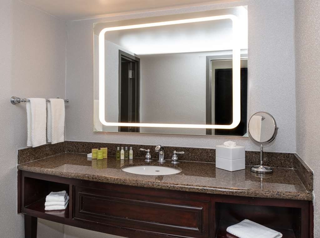 Hotel photo 42 of DoubleTree by Hilton Newark Penn Station.