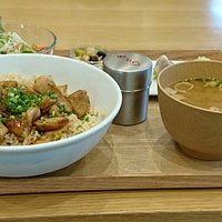 長州鶏とエリンギのバター醤油丼