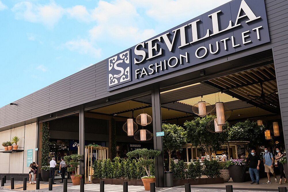 Allí Marquesina Bourgeon SEVILLA FASHION OUTLET (Seville) - All You Need to Know BEFORE You Go