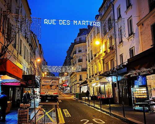 10 Super-Chic Shopping Spots for Paris Souvenirs - Paris For Dreamers