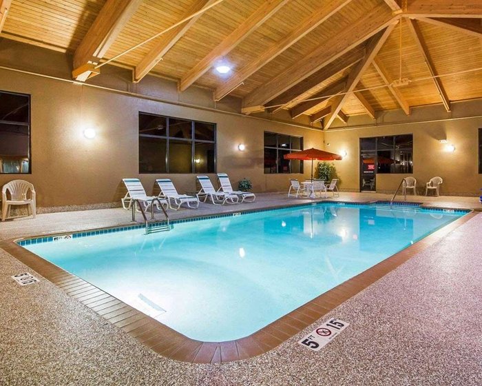 Comfort Suites Pool Pictures & Reviews - Tripadvisor