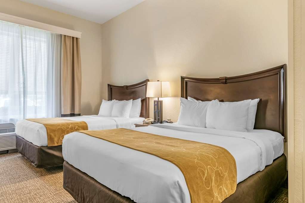 Hotel photo 27 of Comfort Suites Maingate East.