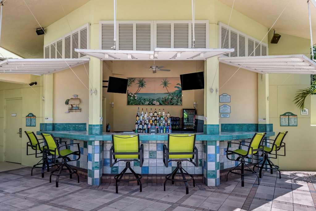 Hotel photo 36 of Comfort Suites Maingate East.