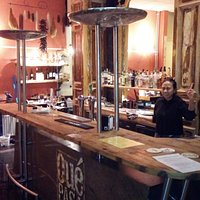De nieuwe bar in het restaurant. Que pasa