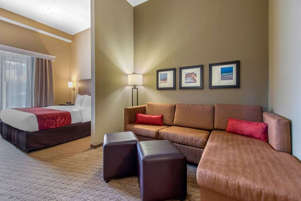 Hotel photo 51 of Comfort Suites Sarasota-Siesta Key.