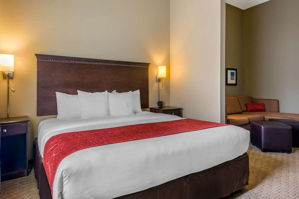 Hotel photo 9 of Comfort Suites Sarasota-Siesta Key.