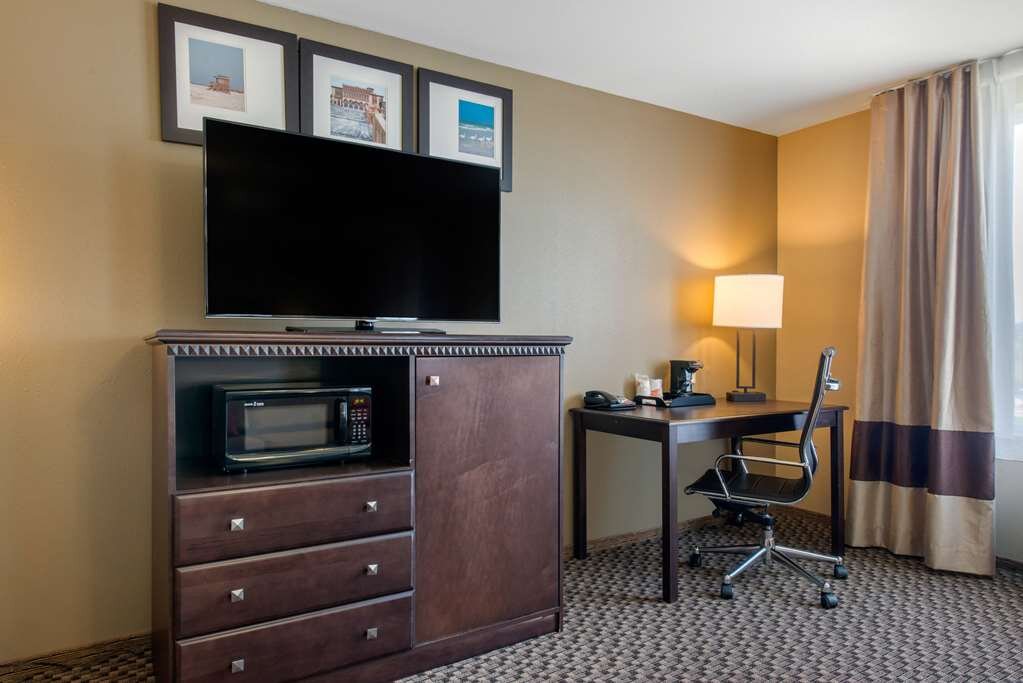 Hotel photo 23 of Comfort Suites Sarasota-Siesta Key.