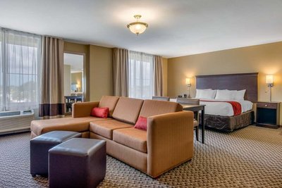 Hotel photo 4 of Comfort Suites Sarasota-Siesta Key.