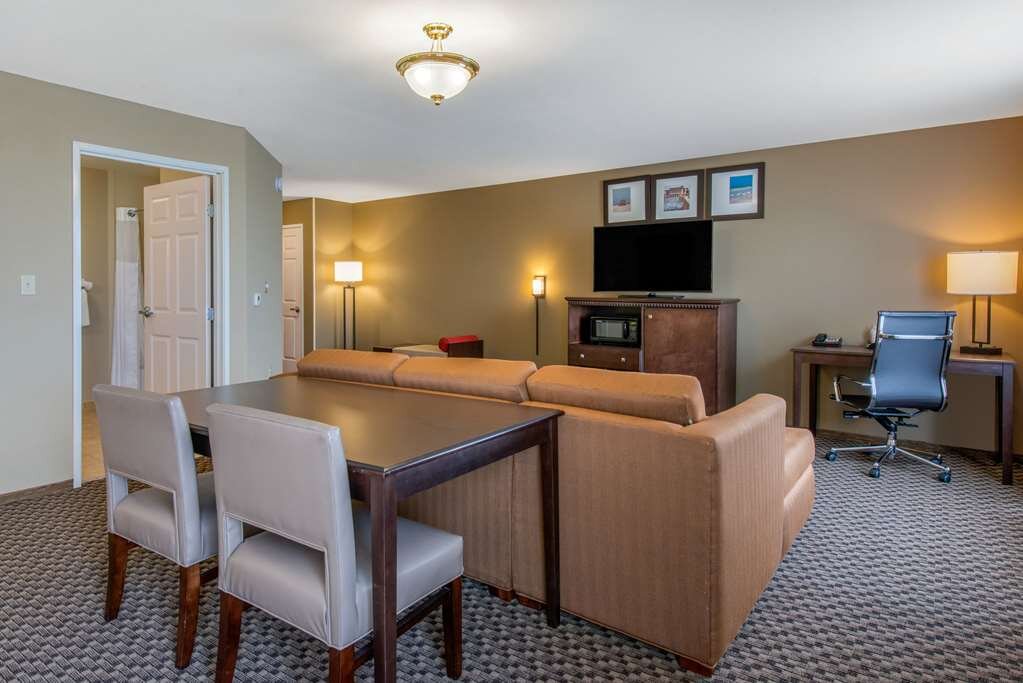 Hotel photo 25 of Comfort Suites Sarasota-Siesta Key.