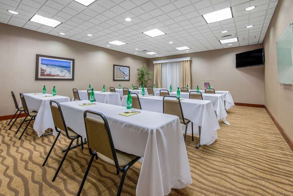Hotel photo 30 of Comfort Suites Sarasota-Siesta Key.
