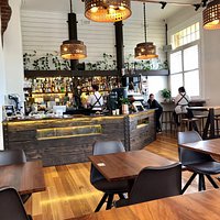 2 weeks in and this old bank by the Inglis River and opposite the Gutteridge Gardens in Wynyard is a real gem. The bar, decor, staff, music all compliments the extensive menu to boot. A non-chilli prawn dish was asked and provided by the chef. A non-chimichurri calamari was also easily accommodated by the chef. Both cooked to perfection. Super tender. A great local wine & beer list supporting the excellent food. I’ll be back for sure 👍🏻 The bathroom. Omg. It’s incredible