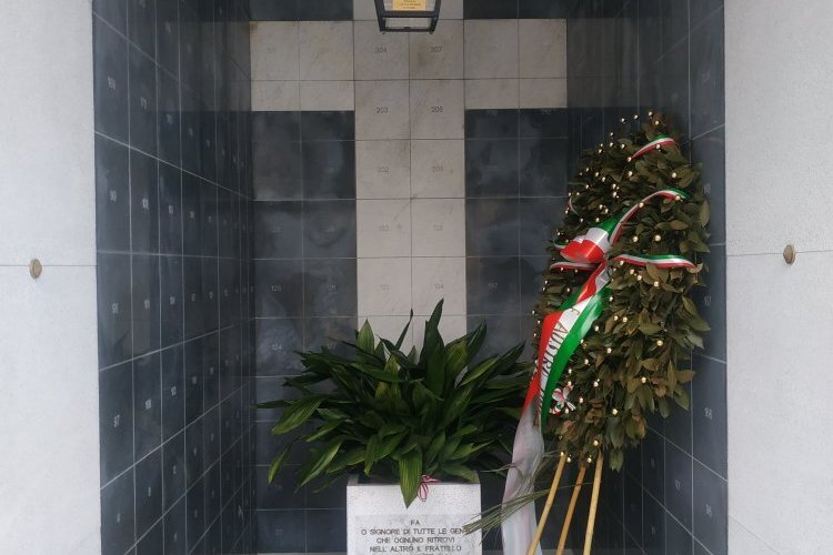 Memoria dei caduti austro-ungarici 15/18 e caduti e vittime di guerra 40/45.  Nel secondo recinto a sinistra