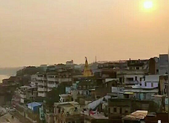 Sunset from the top of Alamgir Mosque .