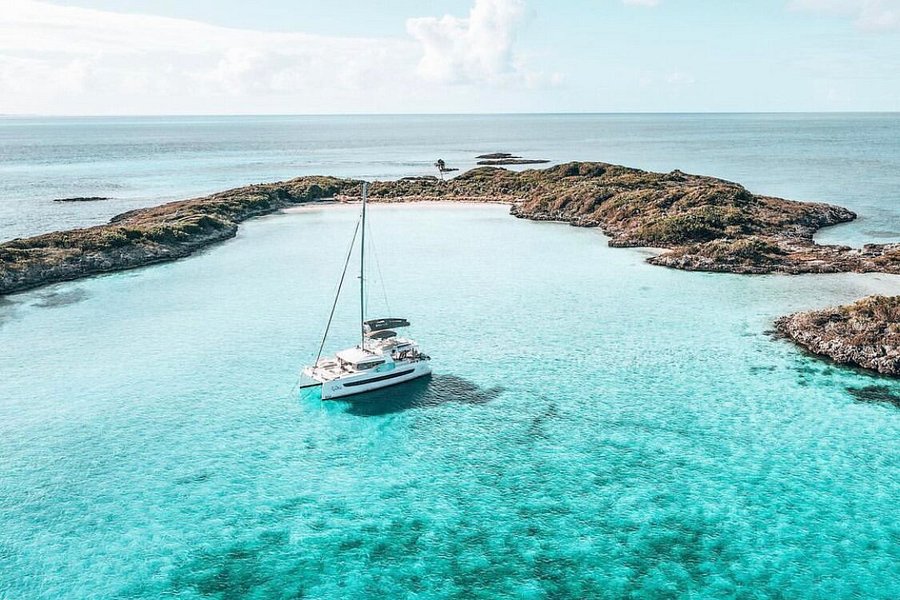 dream yacht charter nassau bahamas