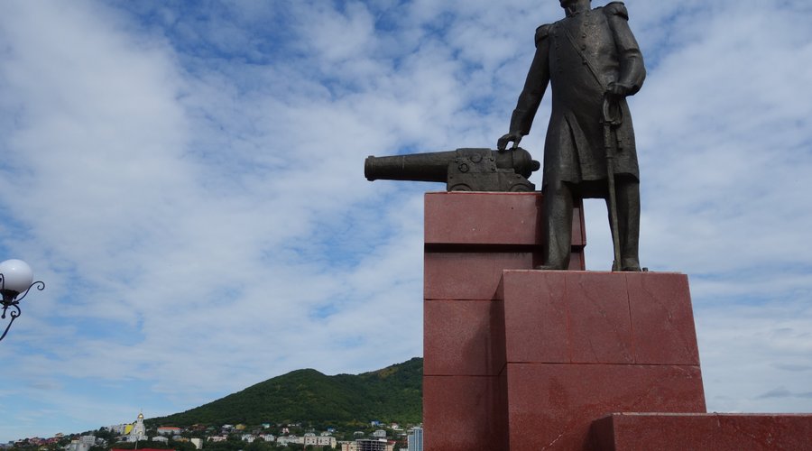 Памятник, как символ защитника города. 