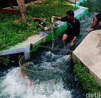 Warga Kampung Mrican, Giwangan, Umbulharjo, Yogyakarta, punya ide kreatif menyulap saluran irigasi yang dulunya kumuh menjadi sebuah destinasi wisata baru. Saluran irigasi itu awalnya merupakan bagian dari aliran sungai yang kumuh, kotor, banyak sampah, dan punya bau menyengat. Saluran irigasi itu berfungsi untuk mengaliri lahan sawah di daerah Bantul. Tapi kini saluran air yang kumuh itu kemudian berubah menjadi objek wisata. "Warga memberikan nama Bendung Lepen Mricanyouth Kali Gajah Wong,"
