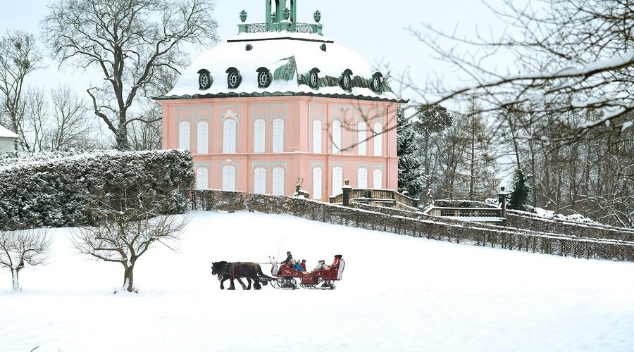 Blick auf das Fasanenschlösschen im Winter (© Carlo Böttger)