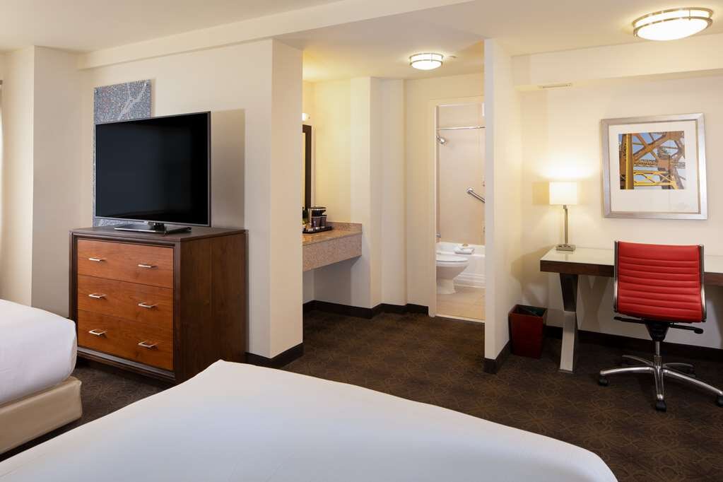 Hotel photo 24 of DoubleTree by Hilton Hotel & Suites Pittsburgh Downtown.