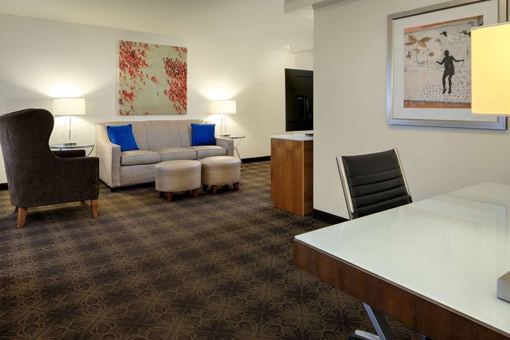 Hotel photo 91 of DoubleTree by Hilton Hotel & Suites Pittsburgh Downtown.