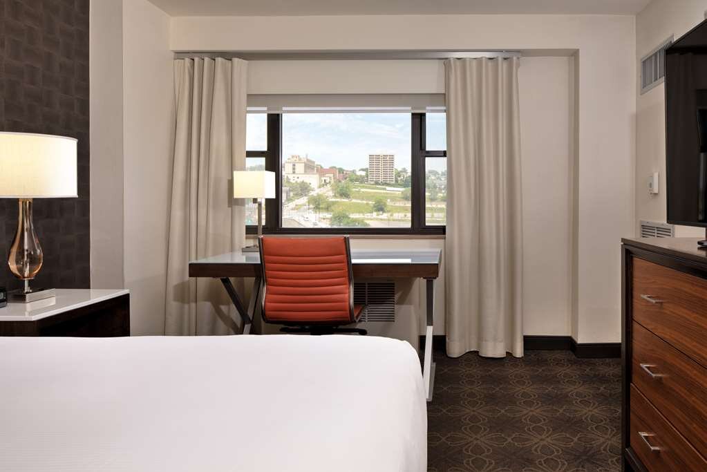 Hotel photo 87 of DoubleTree by Hilton Hotel & Suites Pittsburgh Downtown.
