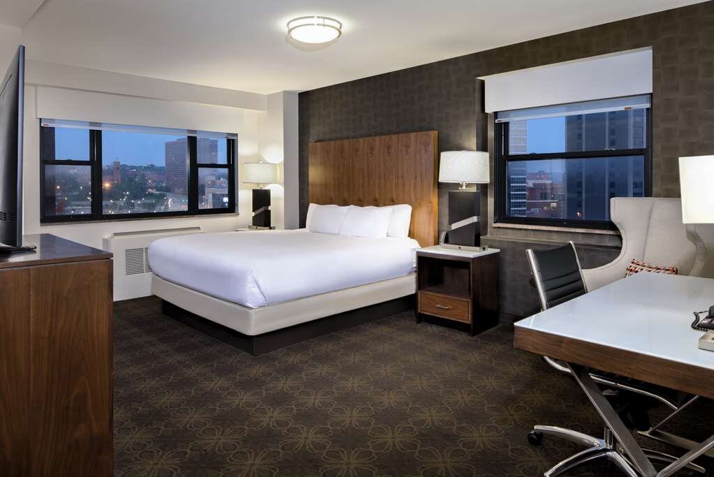 Hotel photo 42 of DoubleTree by Hilton Hotel & Suites Pittsburgh Downtown.