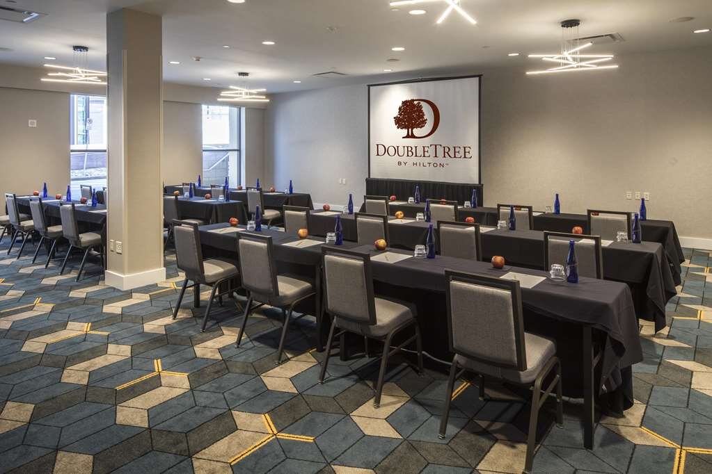 Hotel photo 9 of DoubleTree by Hilton Hotel & Suites Pittsburgh Downtown.
