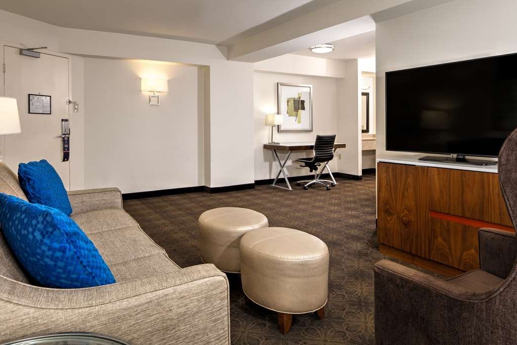 Hotel photo 81 of DoubleTree by Hilton Hotel & Suites Pittsburgh Downtown.