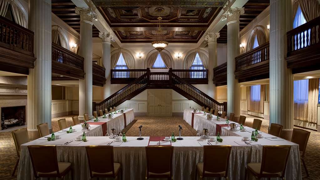 Hotel photo 38 of Amway Grand Plaza, Curio Collection by Hilton.