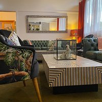Ladies lounge