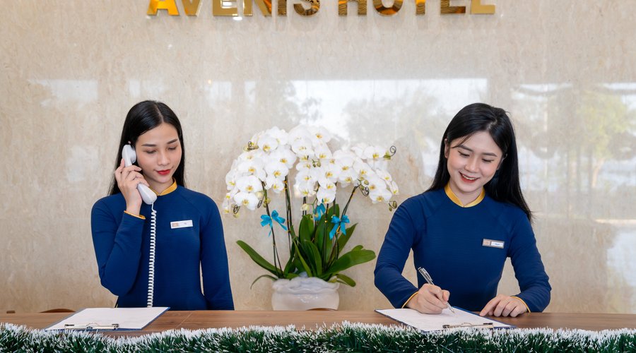 Receptionist 