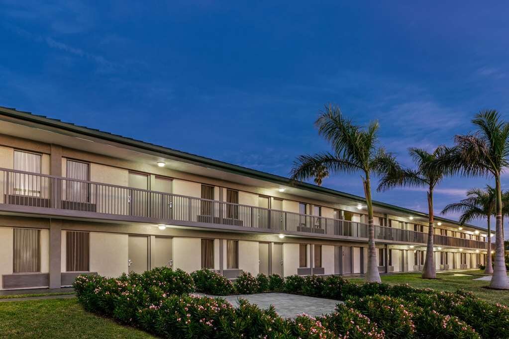 Hotel photo 9 of Ramada by Wyndham Sarasota Waterfront.